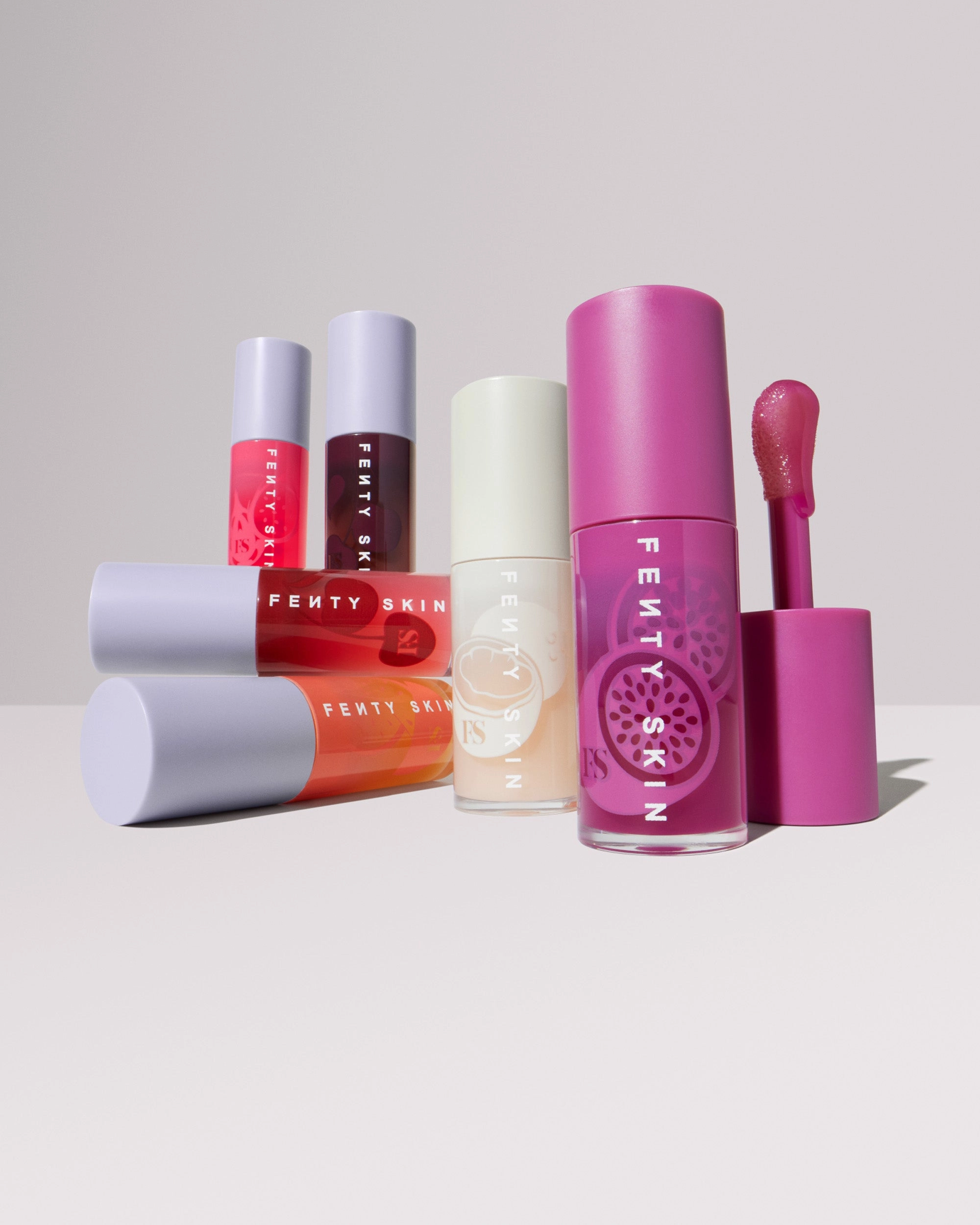 Fenty Treatz Hydrating   Strengthening Lip Oil — Coconut