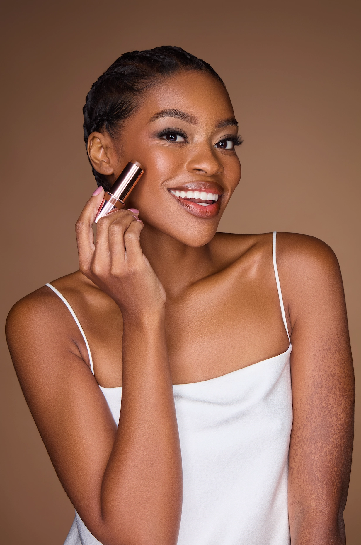 Flawless Stay Contour Sticks