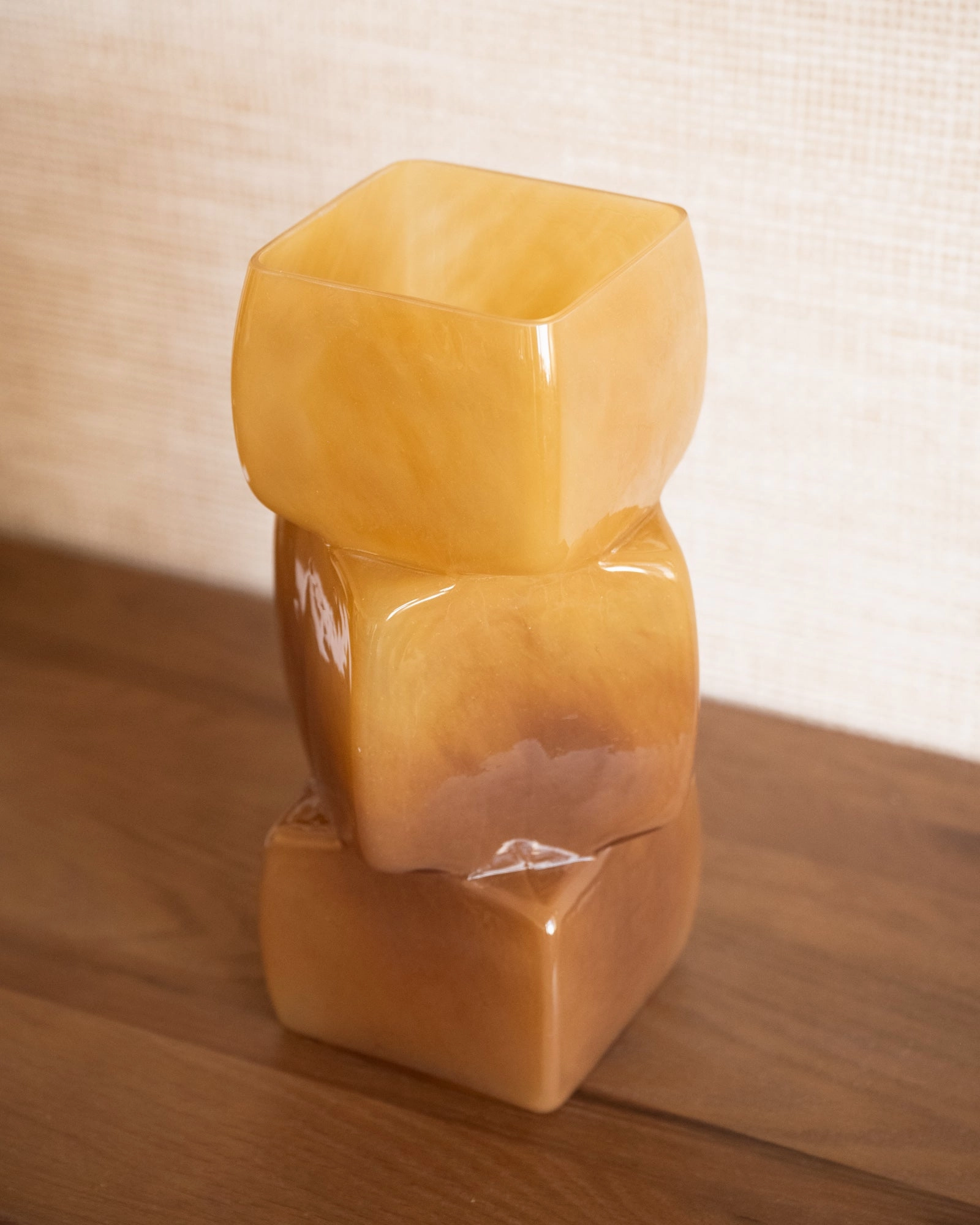 Vase Batu Mustard